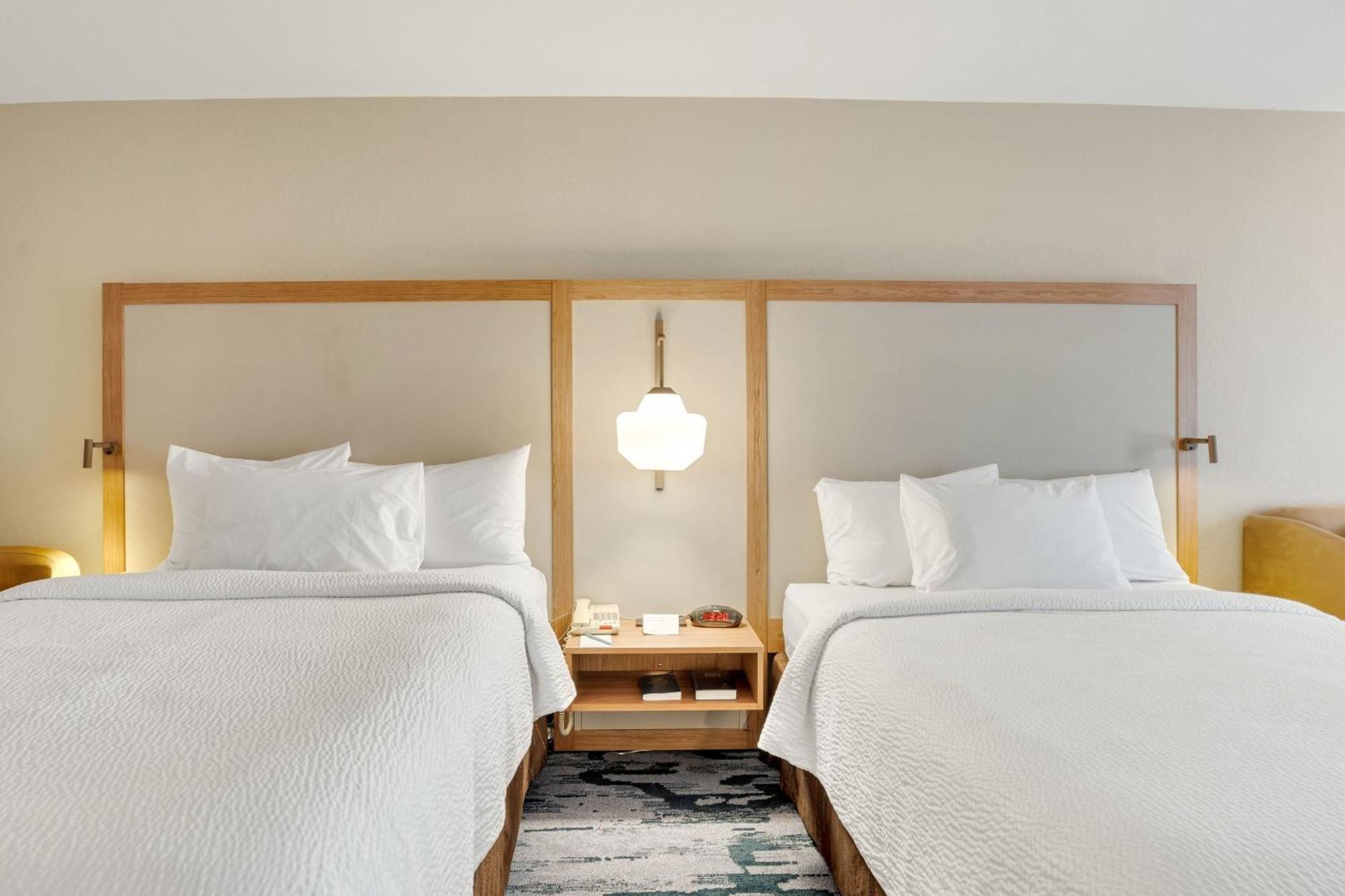 Fairfield Inn & Suites Фредериксберг Экстерьер фото
