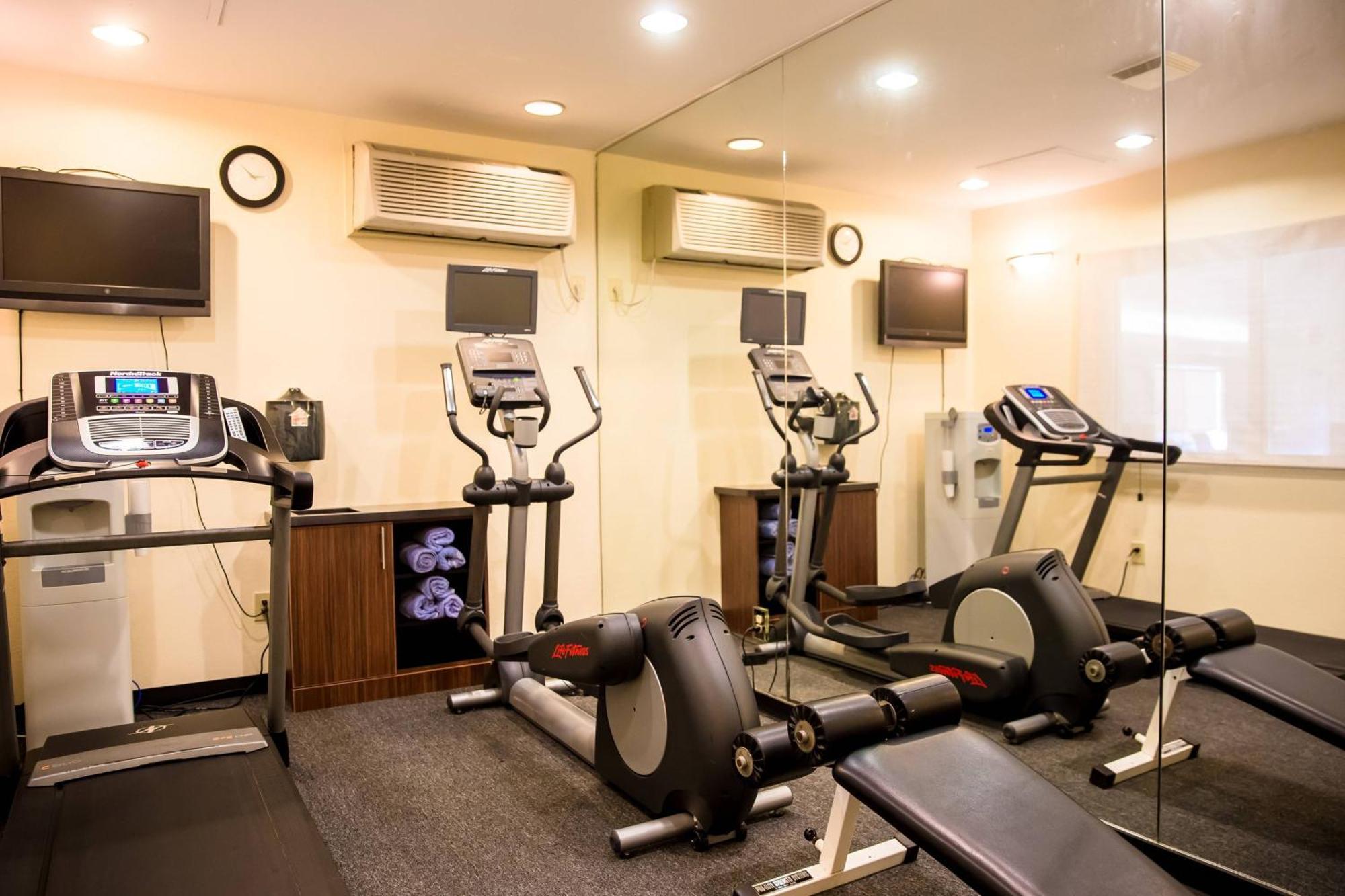 Fairfield Inn & Suites Фредериксберг Экстерьер фото