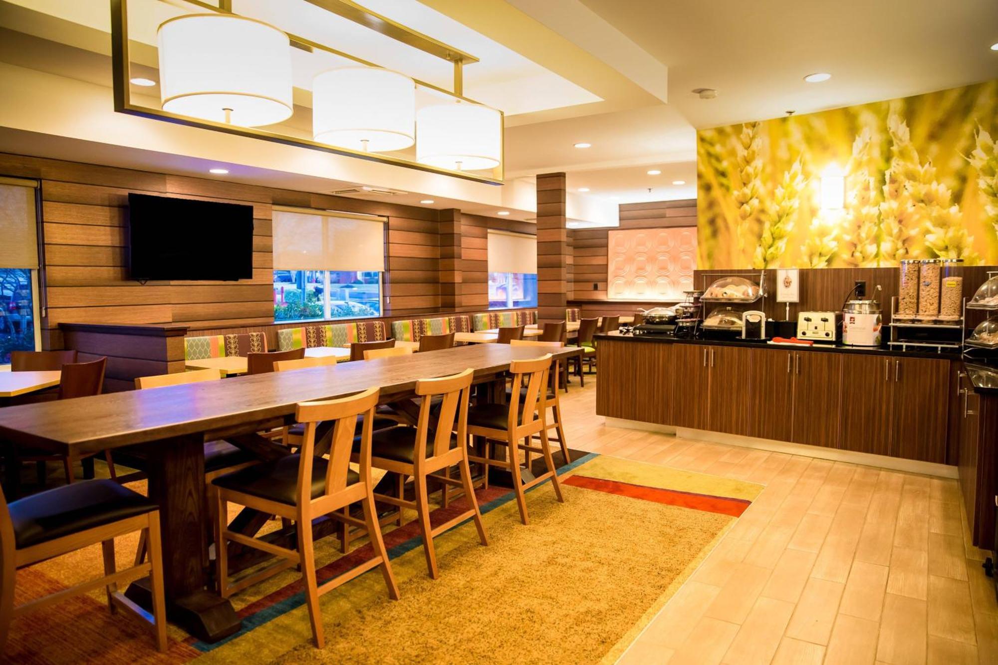 Fairfield Inn & Suites Фредериксберг Экстерьер фото